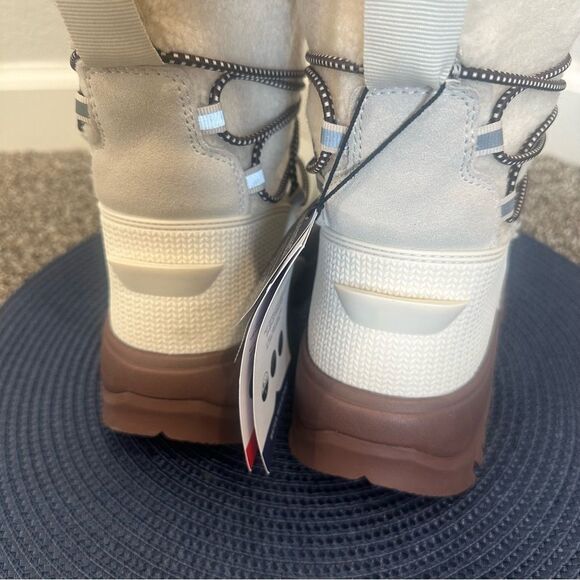 NEW Hunter Sherpa Tall Snow Boots Insulated Waterproof Sz 6 US / 37 EU Ivory - Picture 3 of 10
